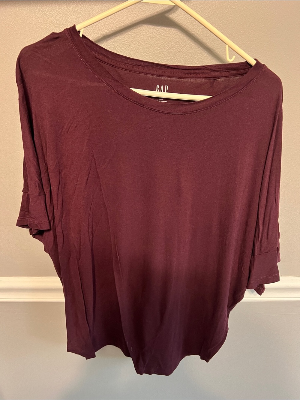 GAP Short Sleeve Tee in Deep Wine